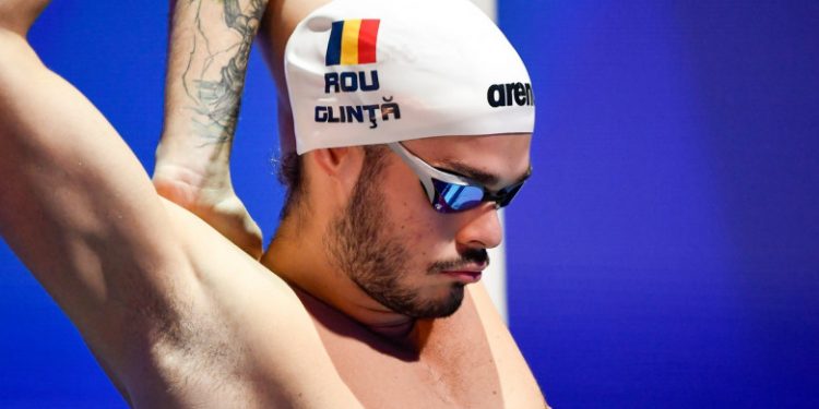 Robert Glință, locul 5 în finala probei de 50 m spate de la CM de nataţie, după modificarea clasamentului