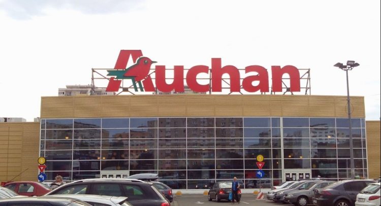 ANPC a amendat 50 de magazine Auchan